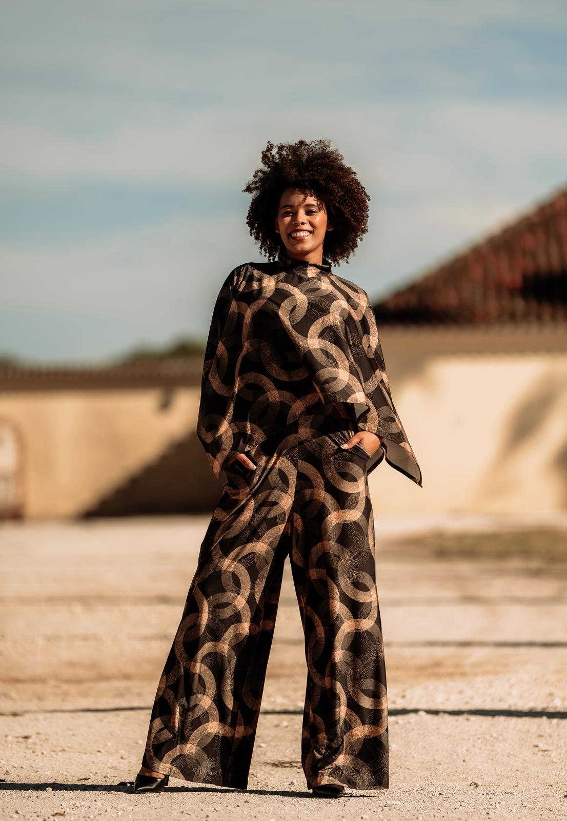 Conjunto Macacão com capa Manuela Moreira