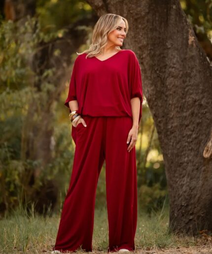 Conjunto tunica oversized e pantalona preto e bordeaux da marca Manuela Moreira, à venda na Charme Store, no Furadouro - Ovar