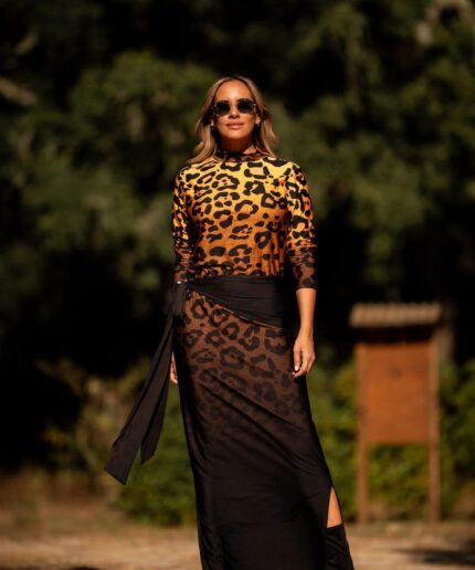 Vestido longo com lenço à cintura, em malha premium, da Manuela Moreira, à venda Charme Fashion Store, na Praia do Furadouro - Ovar